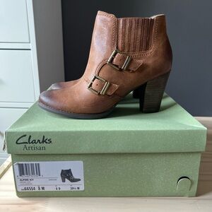 Clarks Alpine Icy Brown Ankle Buckle High Heel Booties 8 M